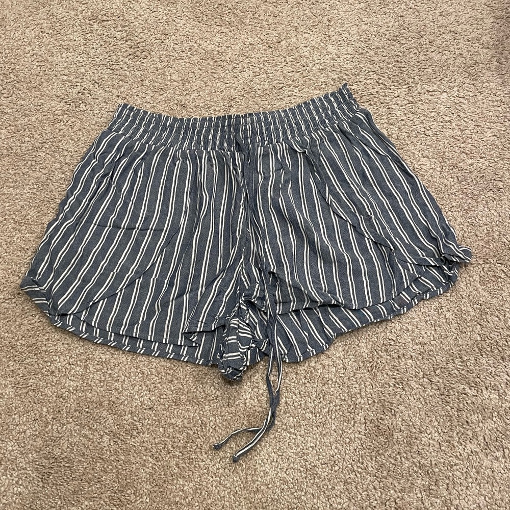 American Eagle Flowy Shorts